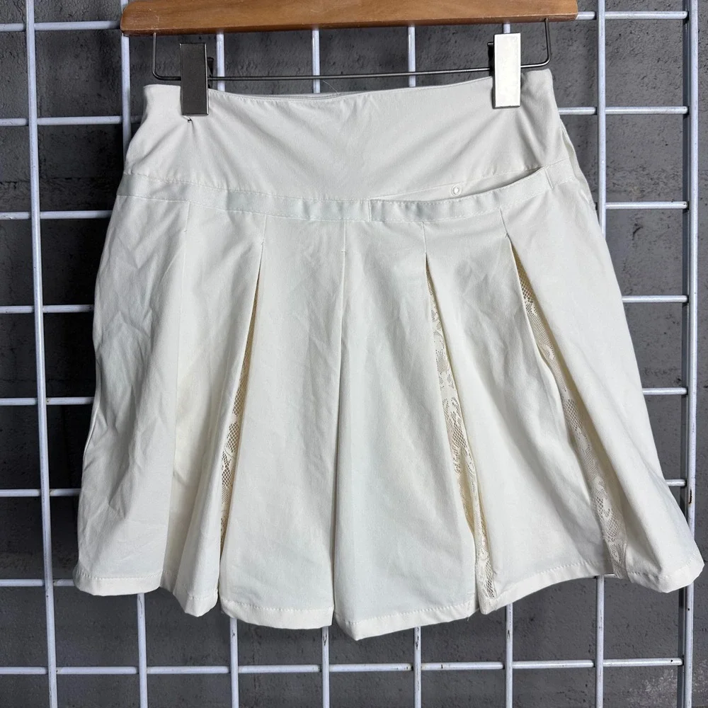 Nike Dri-FIT White Pleated Tennis Skirt Lace trim Inset Skort XS preppy sporty